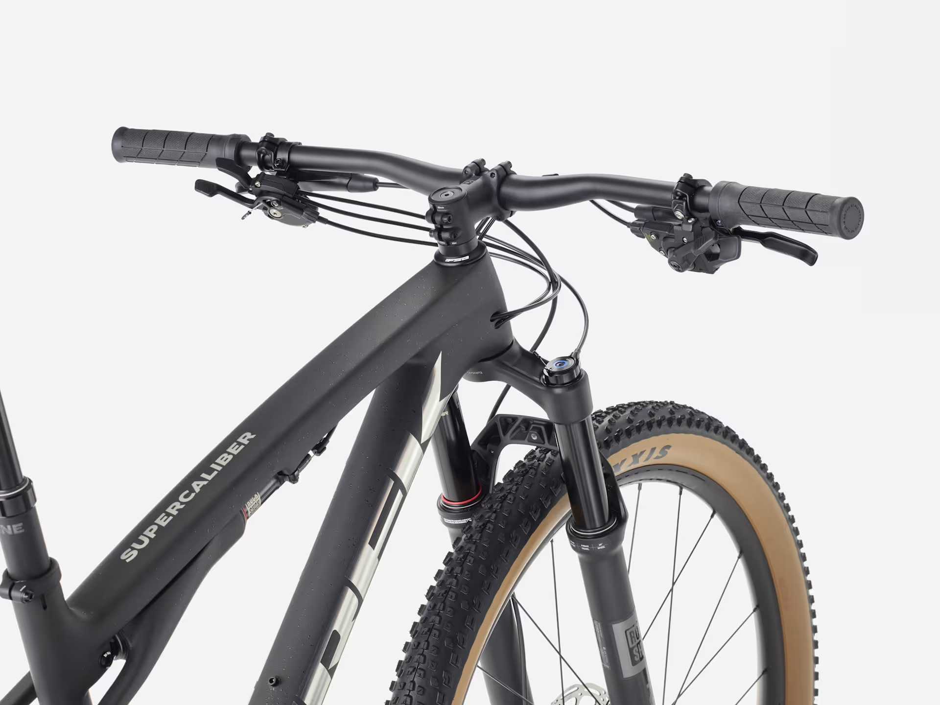 TREK Supercaliber SL 9.6 - Matte Carbon/Gloss Black Splatter | The